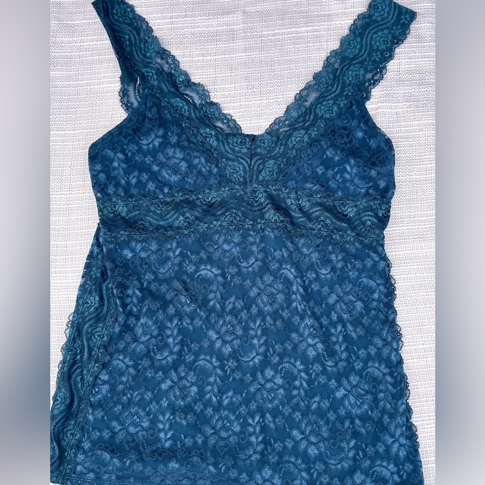 🧵Woman’s Lg MODA Lined Deep Ocean Blue Lacey Camisole.